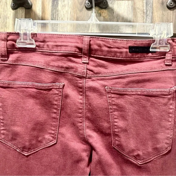 Almost Famous Women's Mid Rise Skinny Jeans Size 9 - Picture 5 of 11